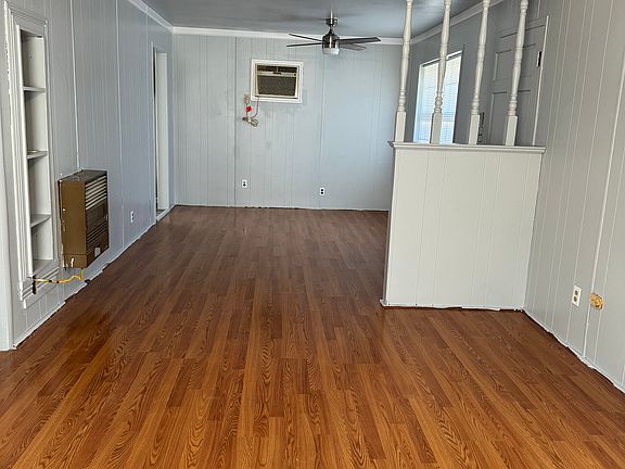 The living room to the dinning area.