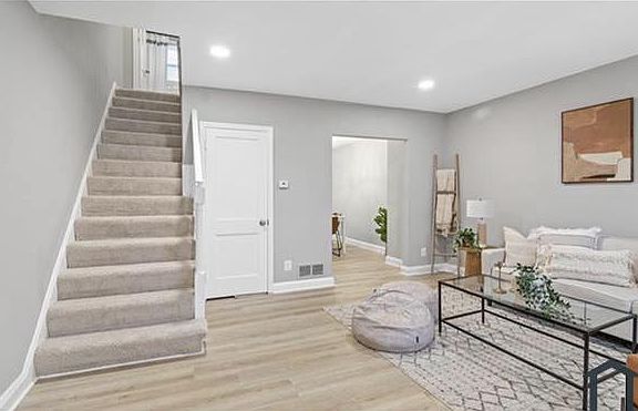 4th image of 2106 Coralthorn Rd