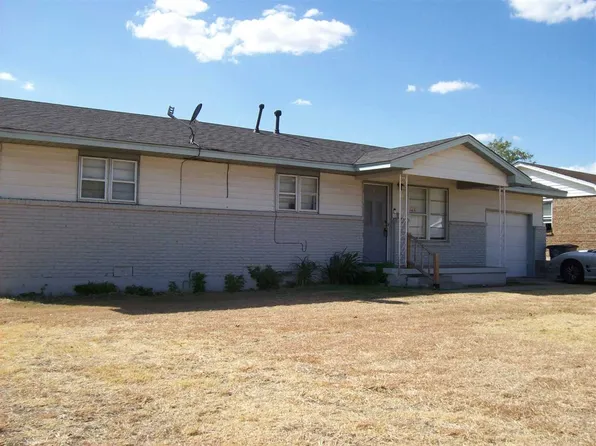 2306 NW 46th St, Lawton, OK 73505