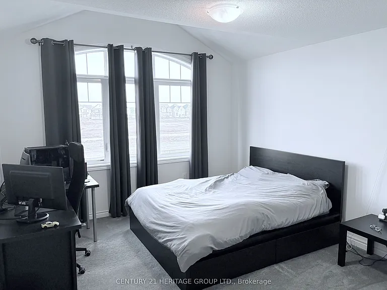 1110 Wickham Rd — Photo 32