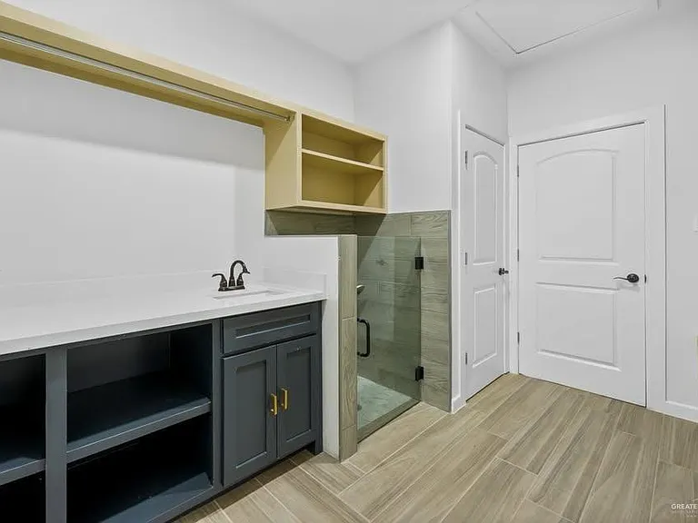 2917 Arboledas Dr — Photo 11