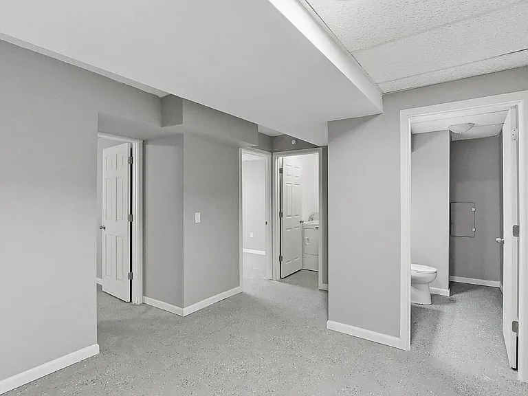 115 N 43rd Ave — Photo 2