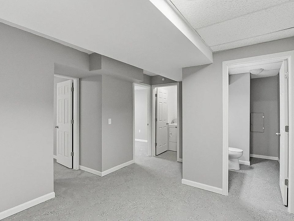 2nd image of 115 N 43rd Ave