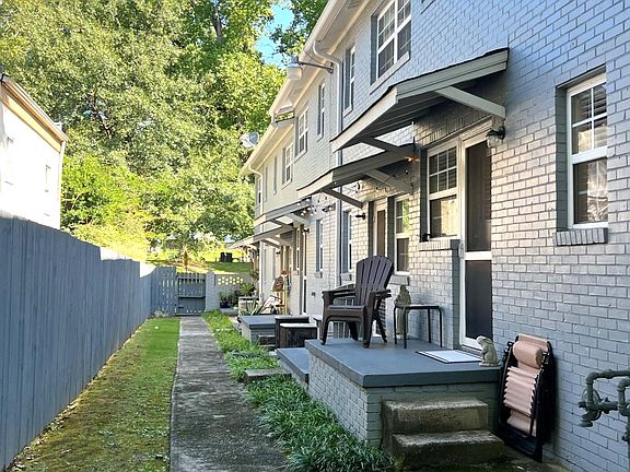 Lush & private outdoor seating