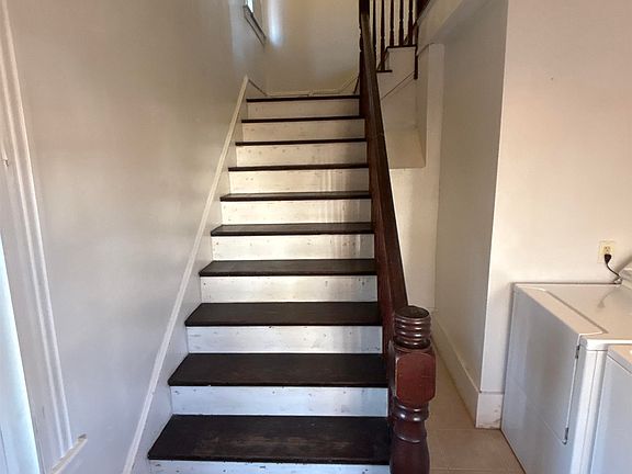 3rd image of 7-9 Rollins Rd #3