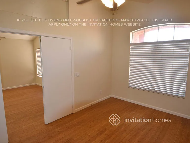 10886 W Loma Ln — Photo 11