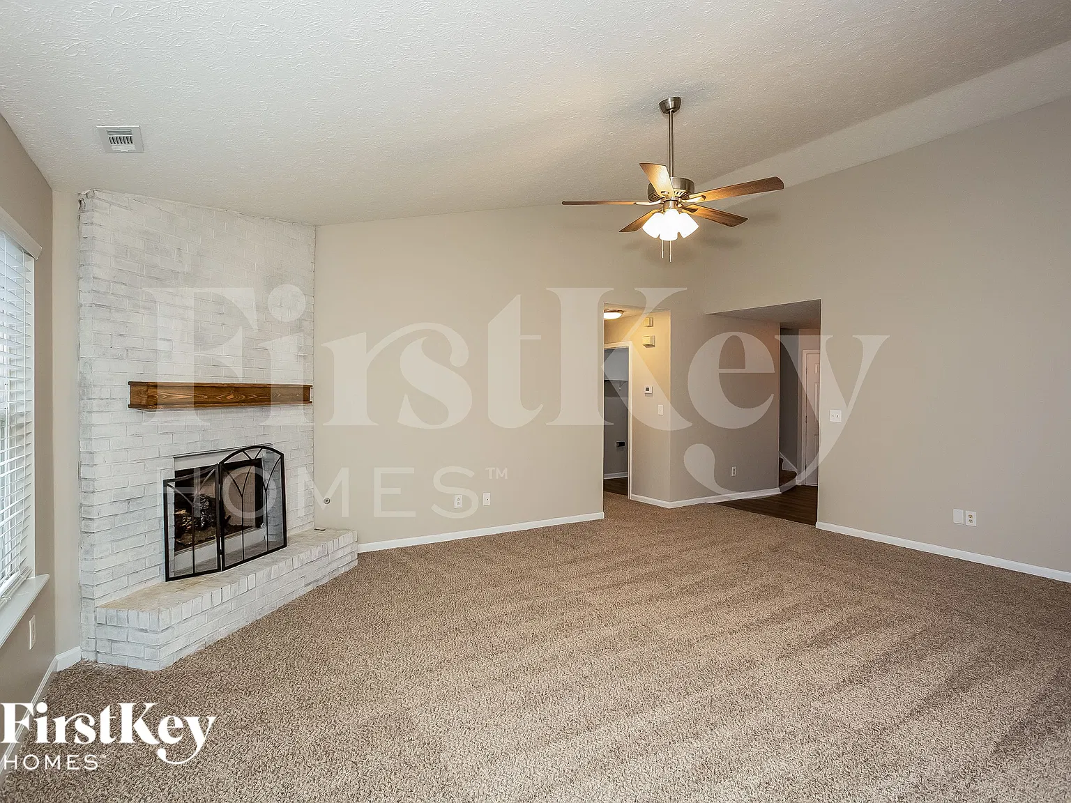 3 bed, 2.0 bath, 2037 sqft, $2,135 — Photo 3