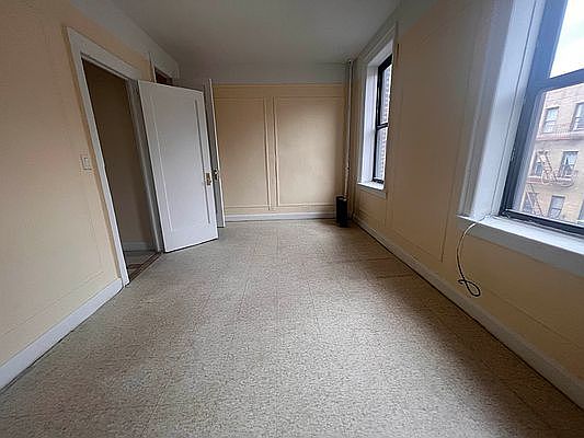 5th image of 955 Underhill Ave #453