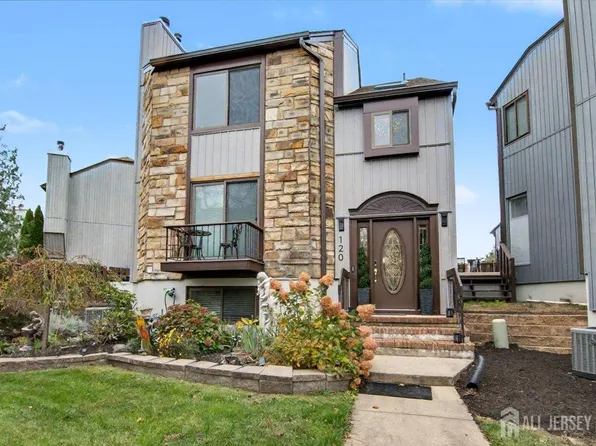 120 Diamond Ln, Old Bridge, NJ 08857