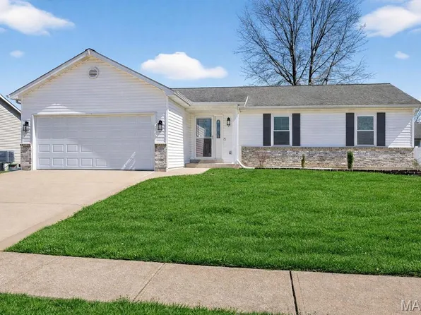 7412 Cinnamon Teal Dr, O'Fallon, MO 63368