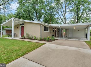 226 Saint James Dr, Glen Burnie, MD