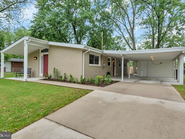 226 Saint James Dr, Glen Burnie, MD 21061