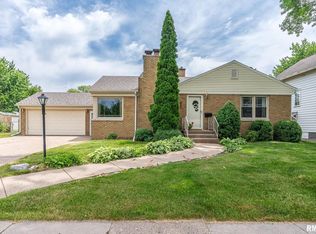 1911 27th St, Rock Island, IL
