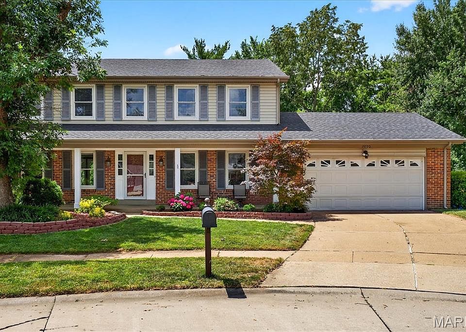 1st image of 15790 Carriage Hill Dr