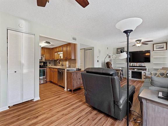 4th image of 308 Miracle Strip Pkwy SW Unit 28B