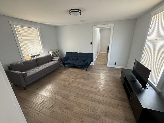 3rd image of 238 Ann St #1U