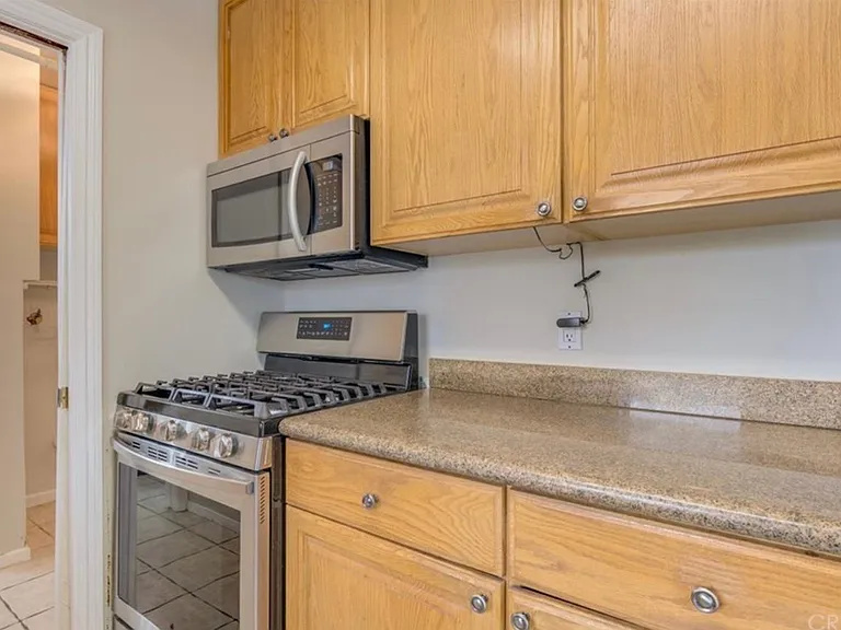 7913 Royer Ave — Photo 15