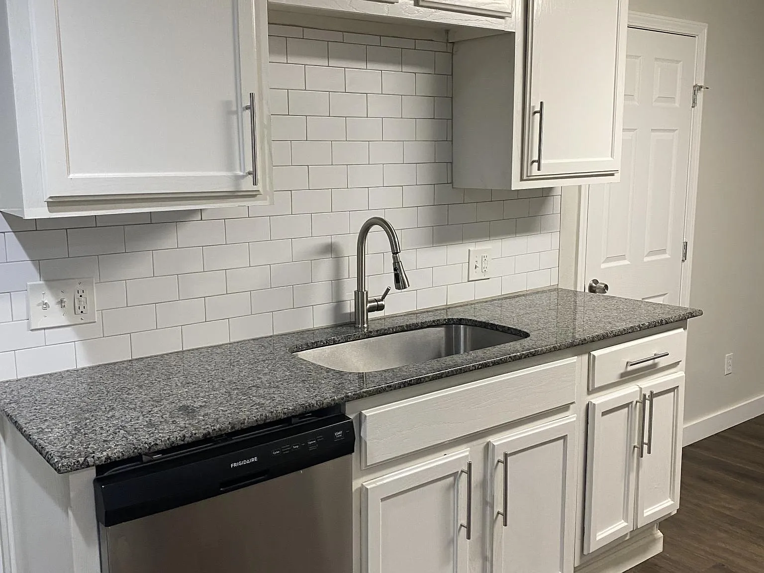 3 bed, 1078 sqft, $1,175 — Photo 2