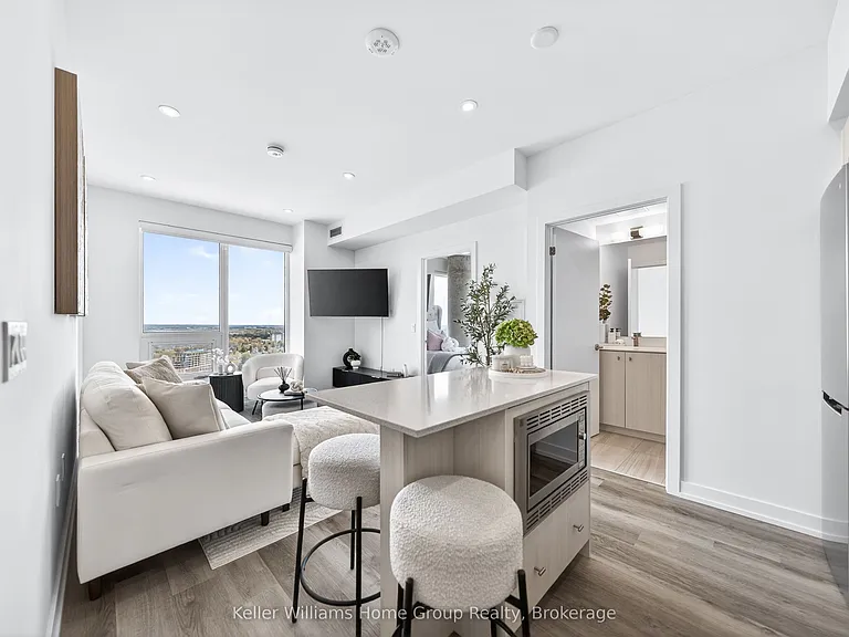 15 Wellington St S #2402 — Photo 7