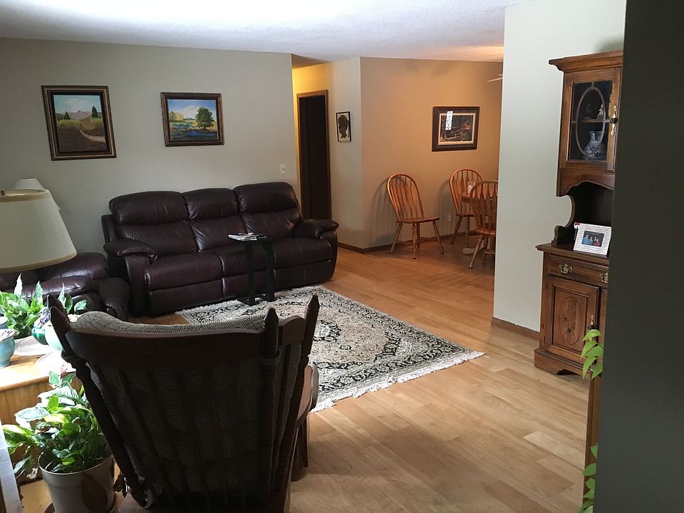 2nd image of 651 10th St N
