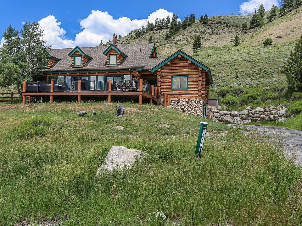 Private home on large lot backing to open space
