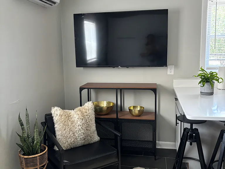 615 Guilford Ave #4 — Photo 6