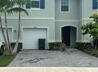 4182 Lagoon Shore Dr, Lake Worth, FL 33467