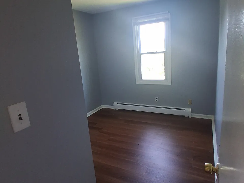 32 Parkway Ave