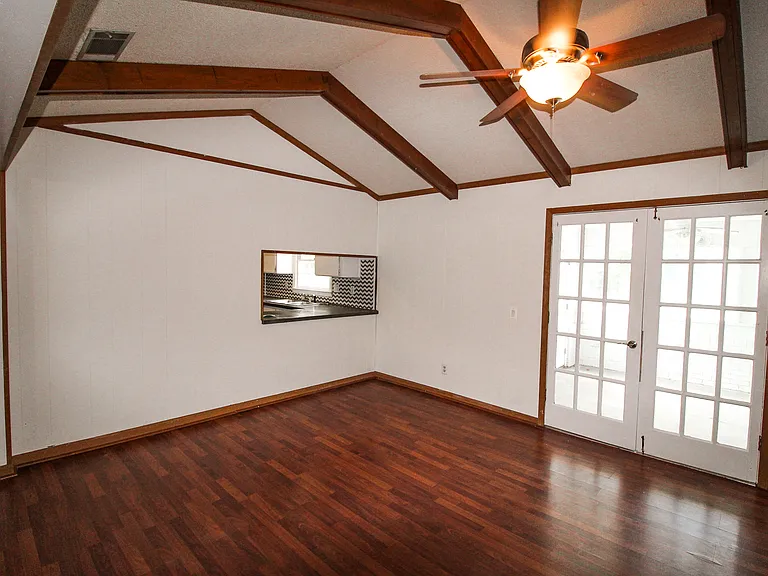 116 Greenbriar Trl — Photo 16