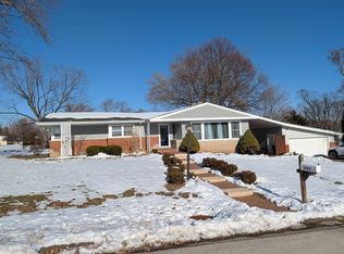 942 Raleigh Rd, Mundelein, IL 60060