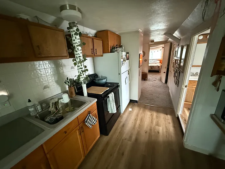 1290 Warren Rd #B — Photo 5