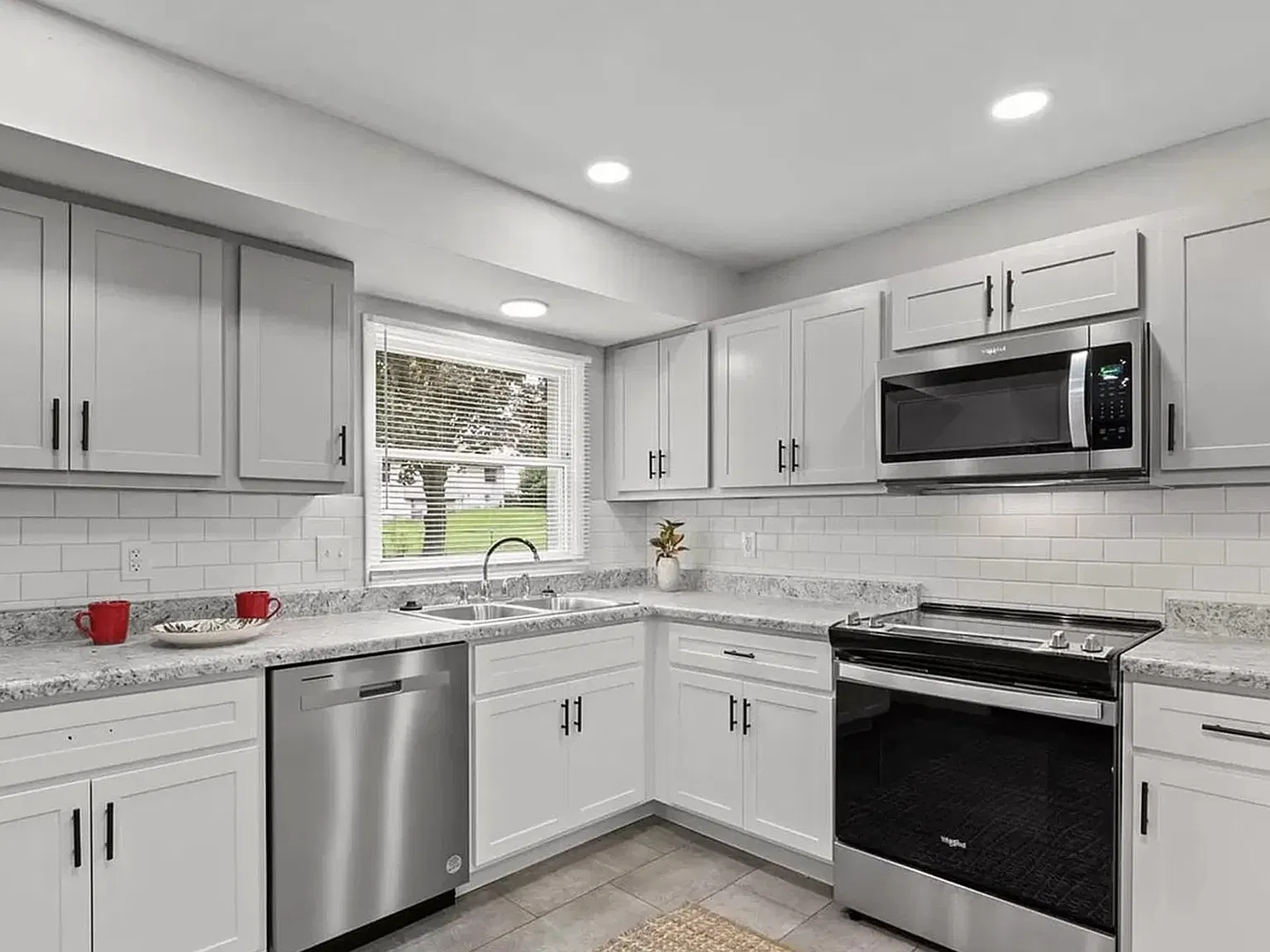 3 bed, 1600 sqft, $1,800 — Photo 2