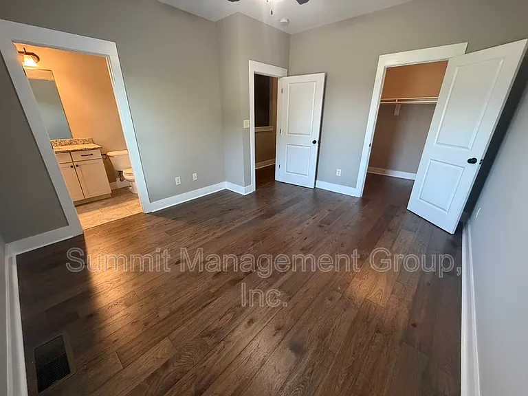 860 S Harkness St #H — Photo 17