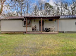 5723 Old Stage Rd, Central Pt, OR 97502