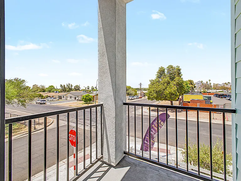2601 E Clarendon Ave #9 — Photo 8