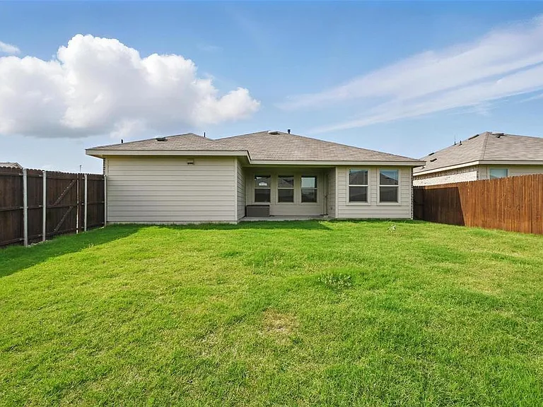 837 Amberwood Ct — Photo 30