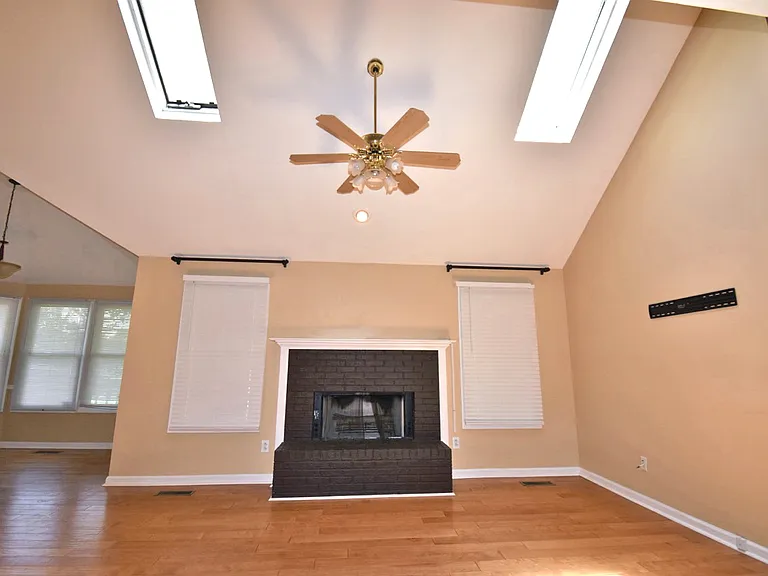 1525 W Harpeth Rd — Photo 6