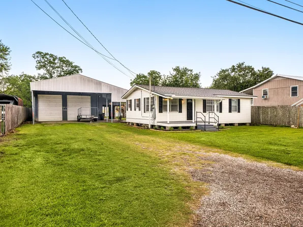 221 11th St, San Leon, TX 77539