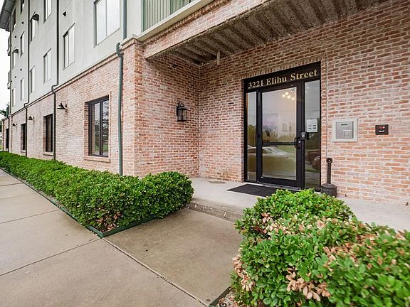 2nd image of 3221 Elihu St #211