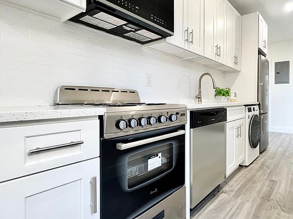 3rd image of 953 Columbus Ave #2S