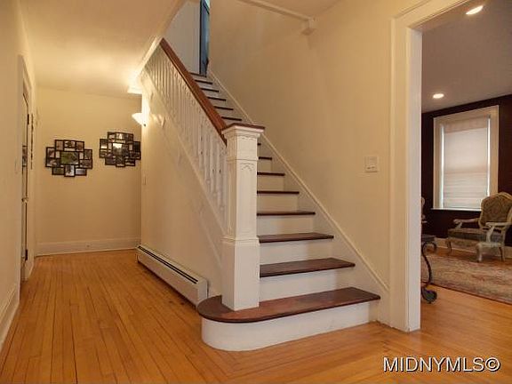 2nd image of 28 Parkway Cir