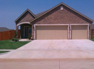 915 SW 79th St, Lawton, OK 73505