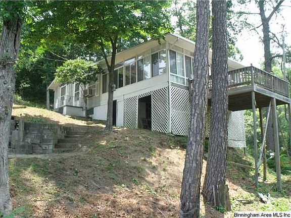 Nice open private deck just off of the sunroom