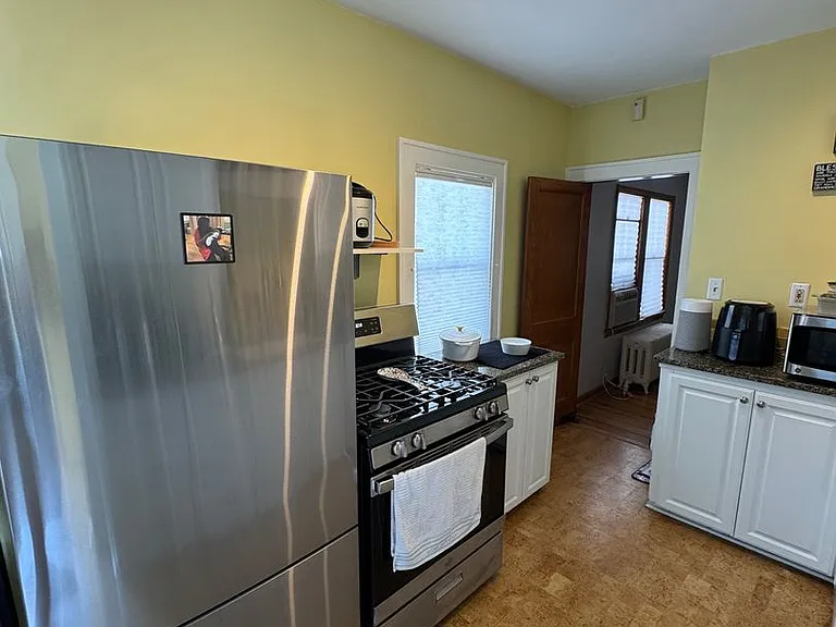 720 Cedar Lake Rd S — Photo 10