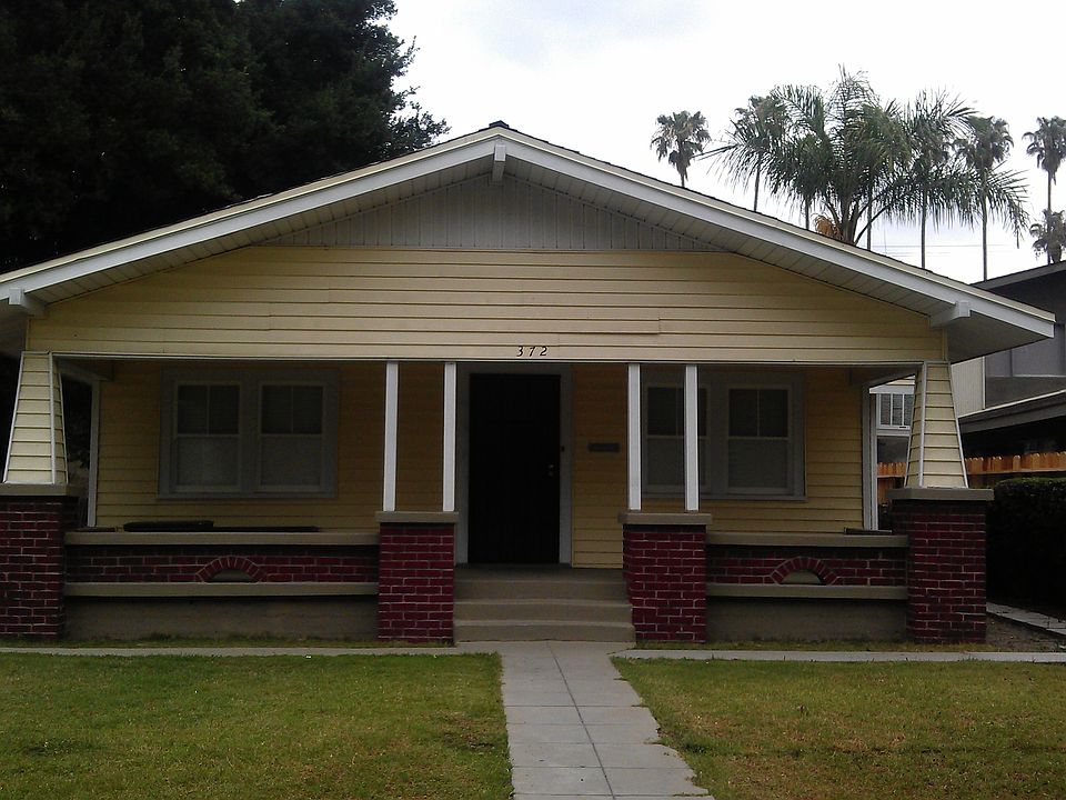 1st image of 372 W 19th St