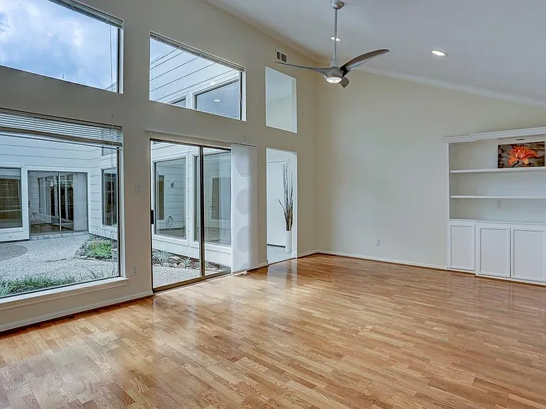 13819 Starhill Ct — Photo 11