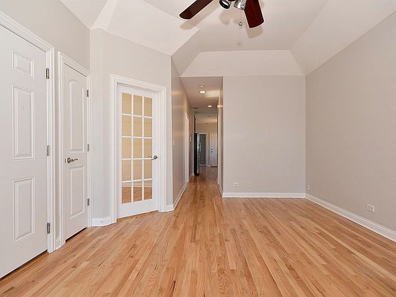 5th image of 5926 N Milwaukee Ave Unit 3