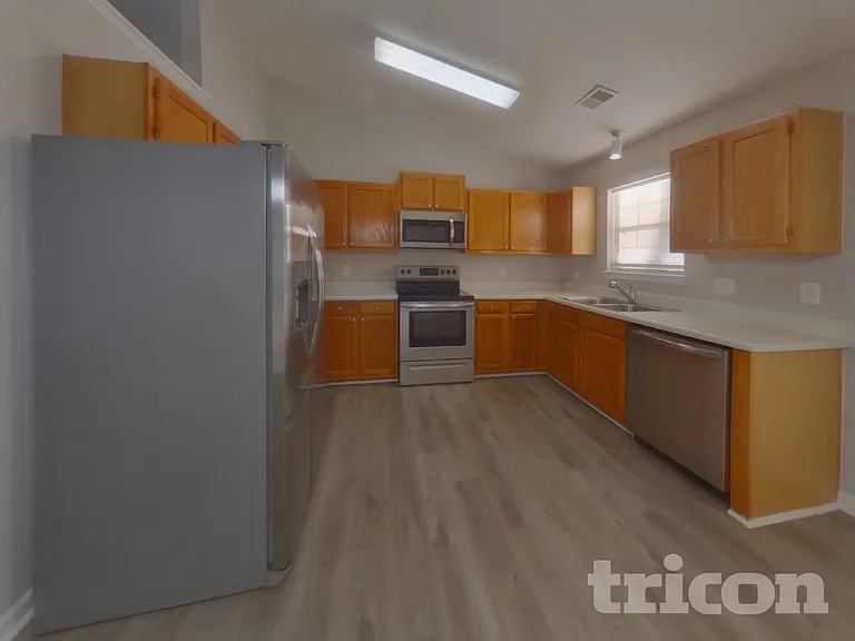 173 Burma Rd — Photo 6