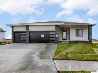 20825 Kansas St, Omaha, NE 68022