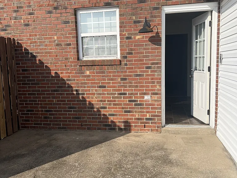 551 Syracuse Dr #B — Photo 17
